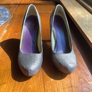 Beautiful sparkly Steve Madden high heel pumps